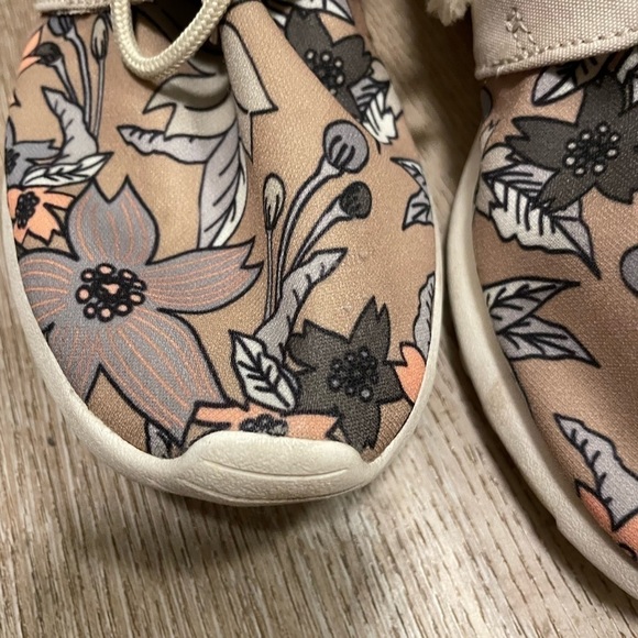 Nike Roshe Run Aloha shoes - Picture 10 of 10